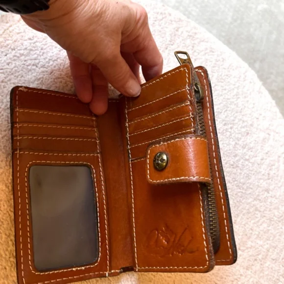 Patricia Nash Chiara Floral Design - Picture 9 of 10